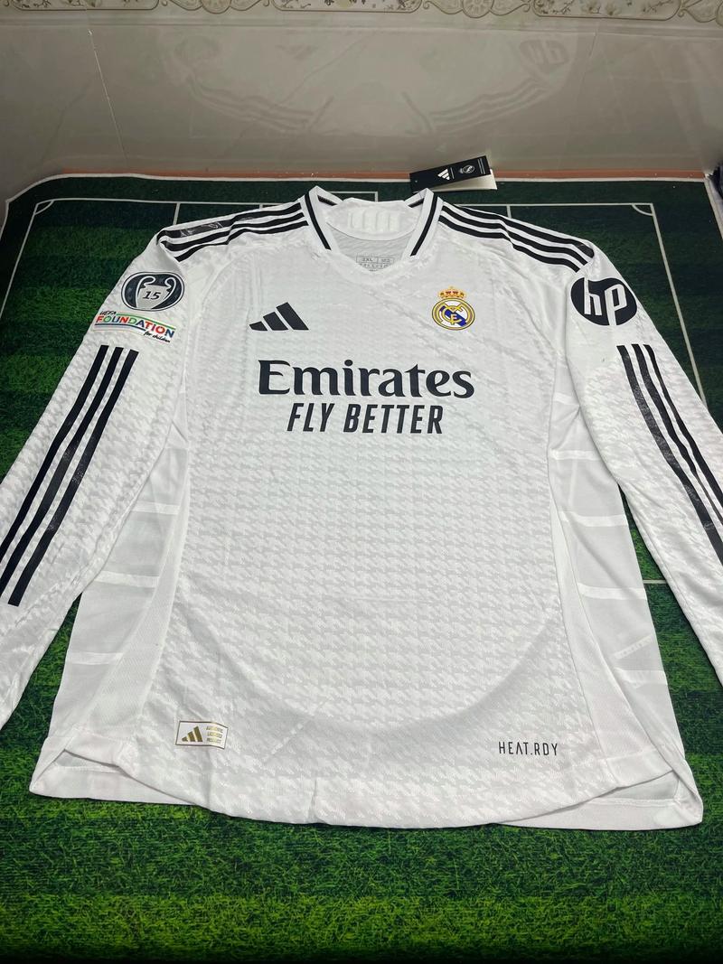 逃离巨人警察！第一人称沉浸新作《警目如炬》新预告