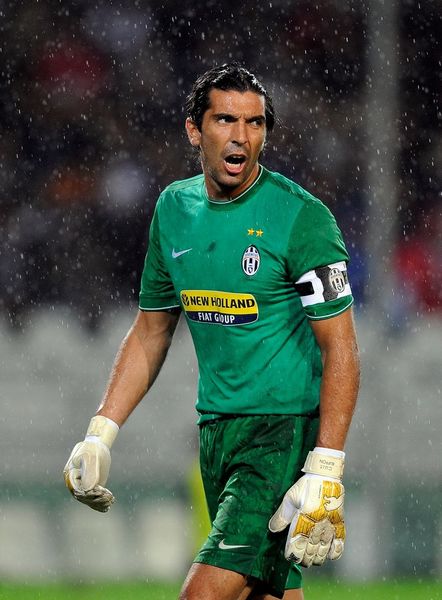 凯尔：最低目标是欧冠资格；与施洛特贝克的续约