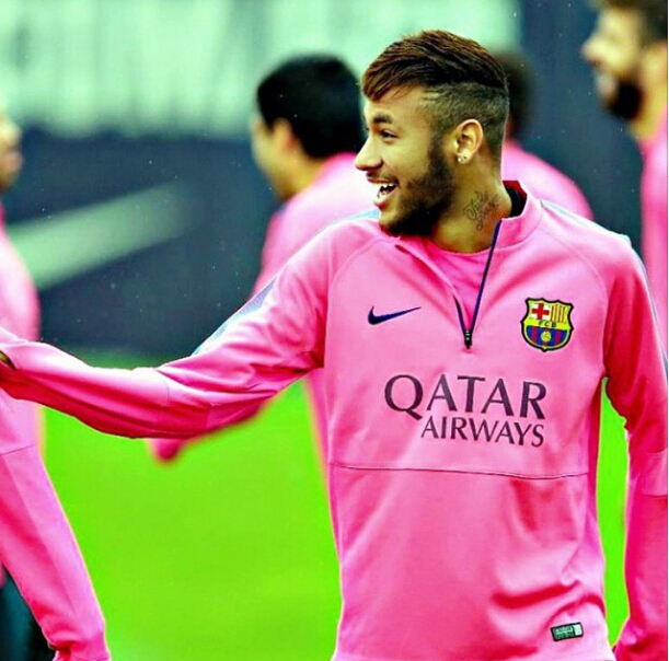 唉！国家队2.16米中锋，连续两场遭小外隔扣+冲突，球迷：太窝囊