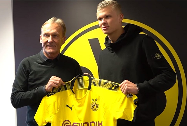 哪来的萌新敢和大佬掰手腕？率土之滨这位00后盟主可太有实力了！