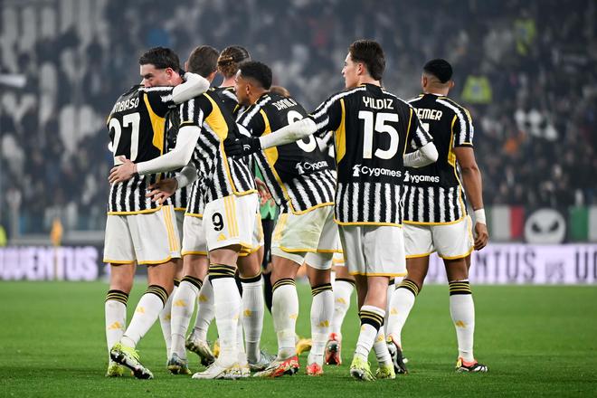 青海西宁：8000名选手参加环城跑迎新年