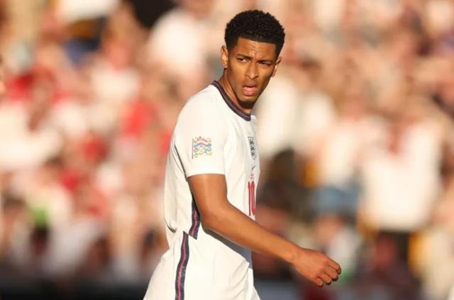 德甲巅峰对决：拜仁主场剑指三分，沃尔夫斯堡能否逆袭？