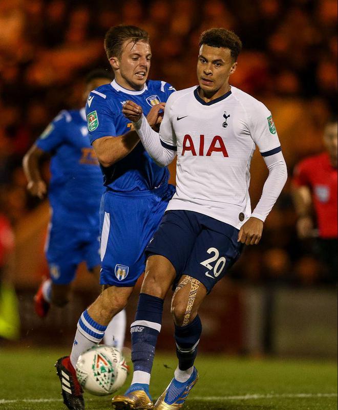 足协杯：克雷桑梅开二度 山东泰山5-0大胜青岛红狮