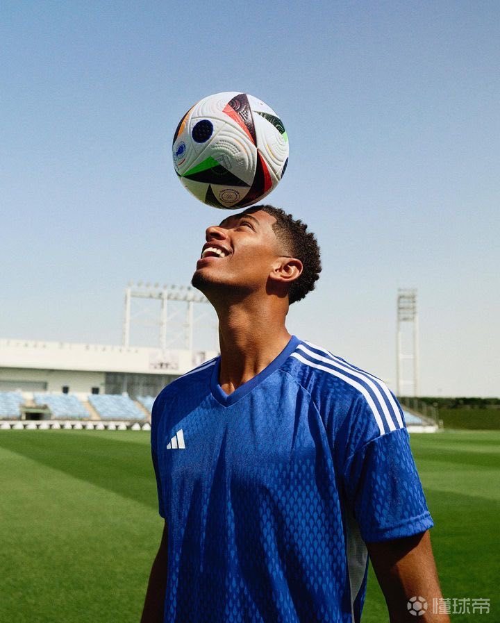 有碍拜仁续约，记者：因巴黎和皇马的兴趣，于帕德转身价上涨